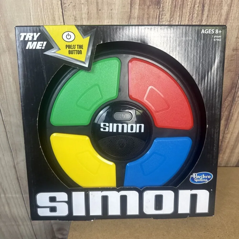 Hasbro Gaming Simon Says Classic 2015 Memory Electronic Game Ages 8+ NEW